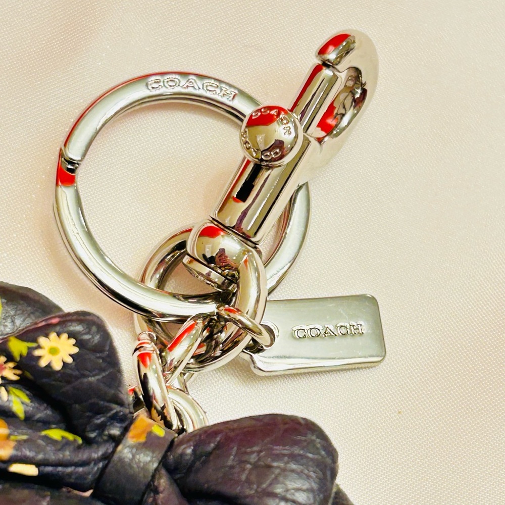 NWOT Coach x Disney Minnie Mouse Keychain/ Bag Charm - Picture 7 of 14